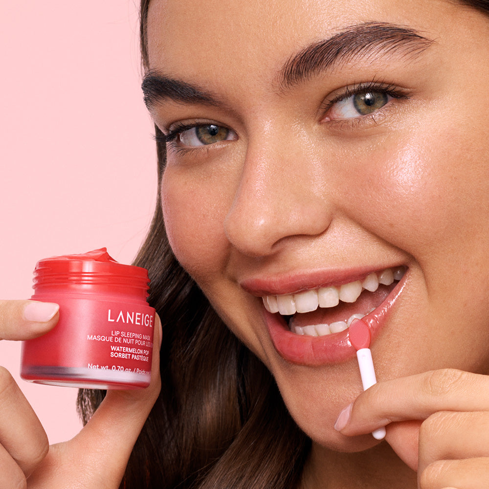 Lip Sleeping Mask with model